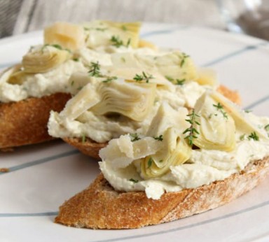 Bruschetta with creamed artichokes 